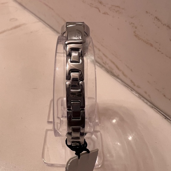 Vintage Guess Watch - Picture 2 of 3